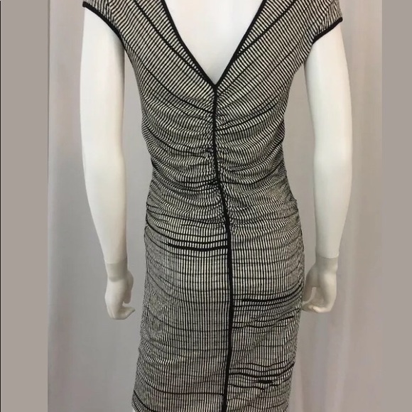 Halston Heritage NWT bodycon Black & White dress M - Picture 2 of 5